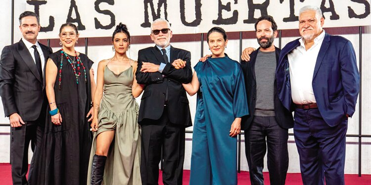 Las muertas une el humor de Ibargüengoitia y Luis Estrada