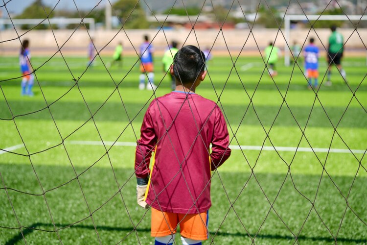 Además de la cancha de futbol, el parque cuenta con otros espacios deportivos. Foto: Especial