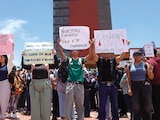 PROTESTA de aspirantes aceptados por la UNAM, ayer, en CU.