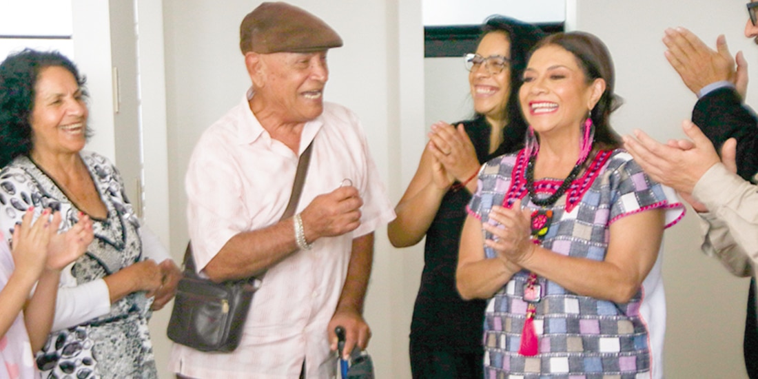 CLARA BRUGADA entrega las viviendas
reconstruidas por el sismo de 2017, ayer