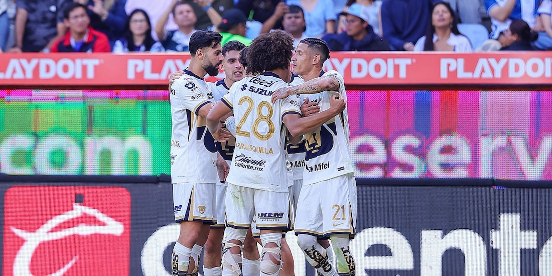 Jugadores de Pumas festejan un gol contra Pachuca en la Jornada 17 del Clausura 2026.