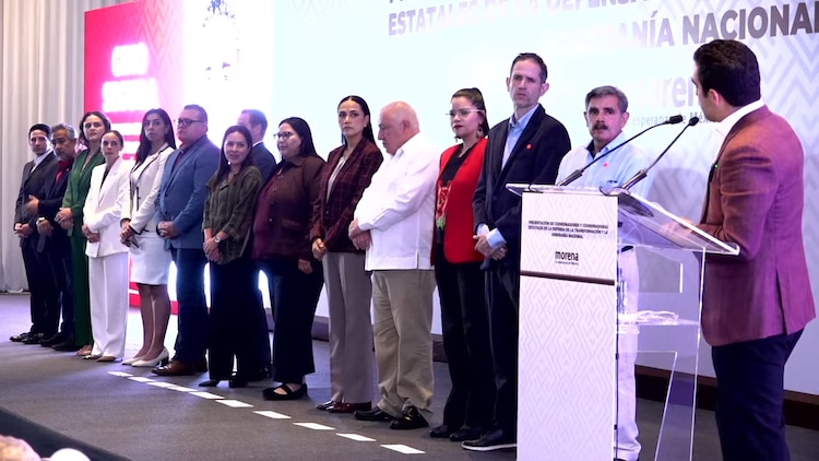 Eugenio "Gino" Segura da un discurso al asumir la coordinación.