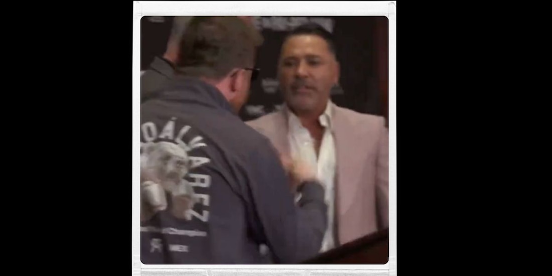 Canelo Álvarez estuvo cerca de golpear a Óscar de la Hoya.