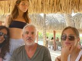 Salma Hayek, Alfonso Cuarón y sus hijas se van de vacaciones a Bora Bora