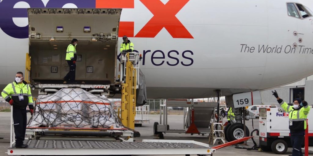 Llegada de vuelo de FedEx al Aeropuerto de Toluca.