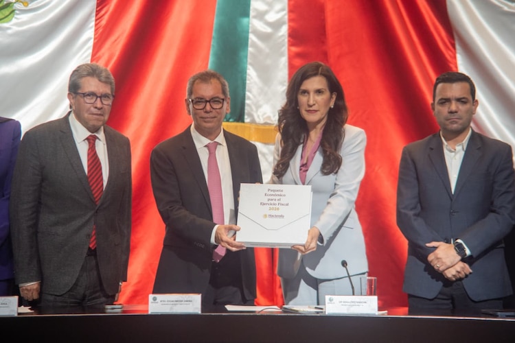 Entrega del Paquete Económico 2026 en la Cámara de Diputados.