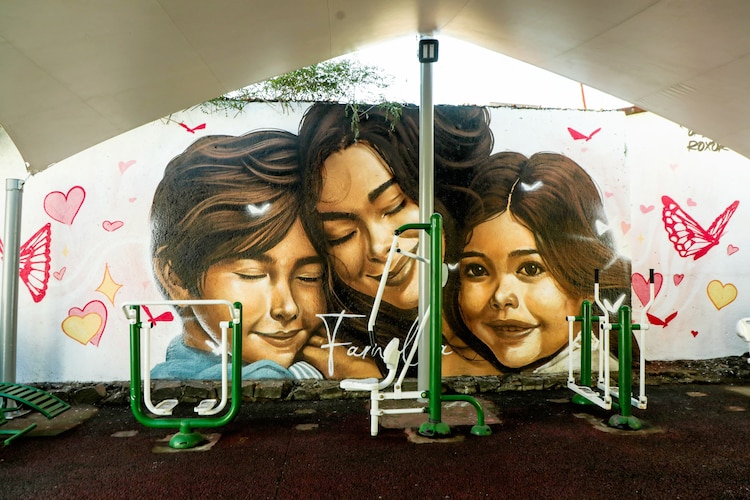 Juegos infantiles, foro al aire libre y un parque canino destacan en el Paseo Cri-Cri entregado por Clara Brugada.