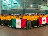México envía a Canadá cuarto contingente con 102 especialistas en combatir incendios forestales.