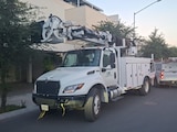 CFE refuerza servicio eléctrico en Nuevo León; módulos atienden reportes.
