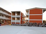 LA SECUNDARIA Esperanza Cabrera, donde un alumno hirió con un cuchillo a 4 personas la semana pasada, continúa sin clases.