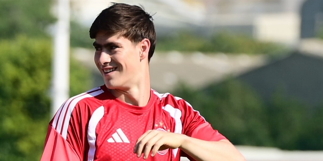Armando González en uno de sus primeros entrenamientos con el Olympiacos