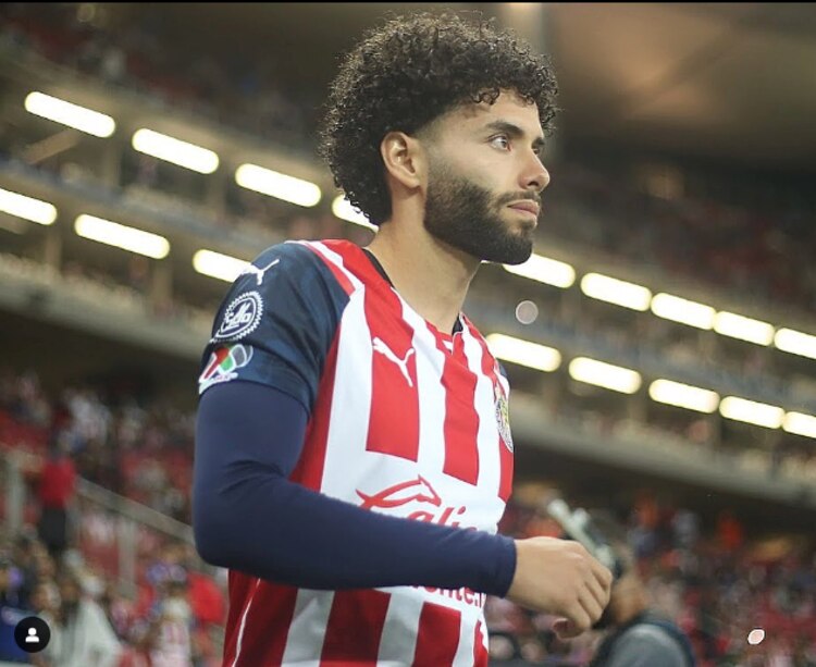Chino Huerta en su paso por las Chivas
