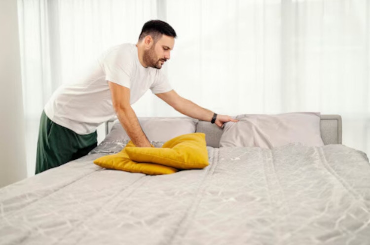 Patricia Hernández afirma que las camas tendidas y no dejar platos sucios en el fregadero, son dos pasos sencillos para mantener el orden en el hogar.