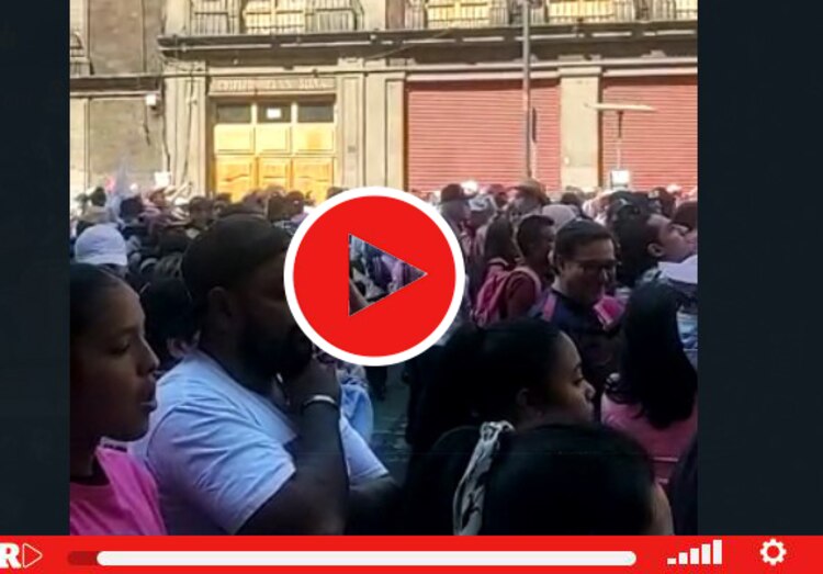 Abarrotan calles aledañas al Zócalo.