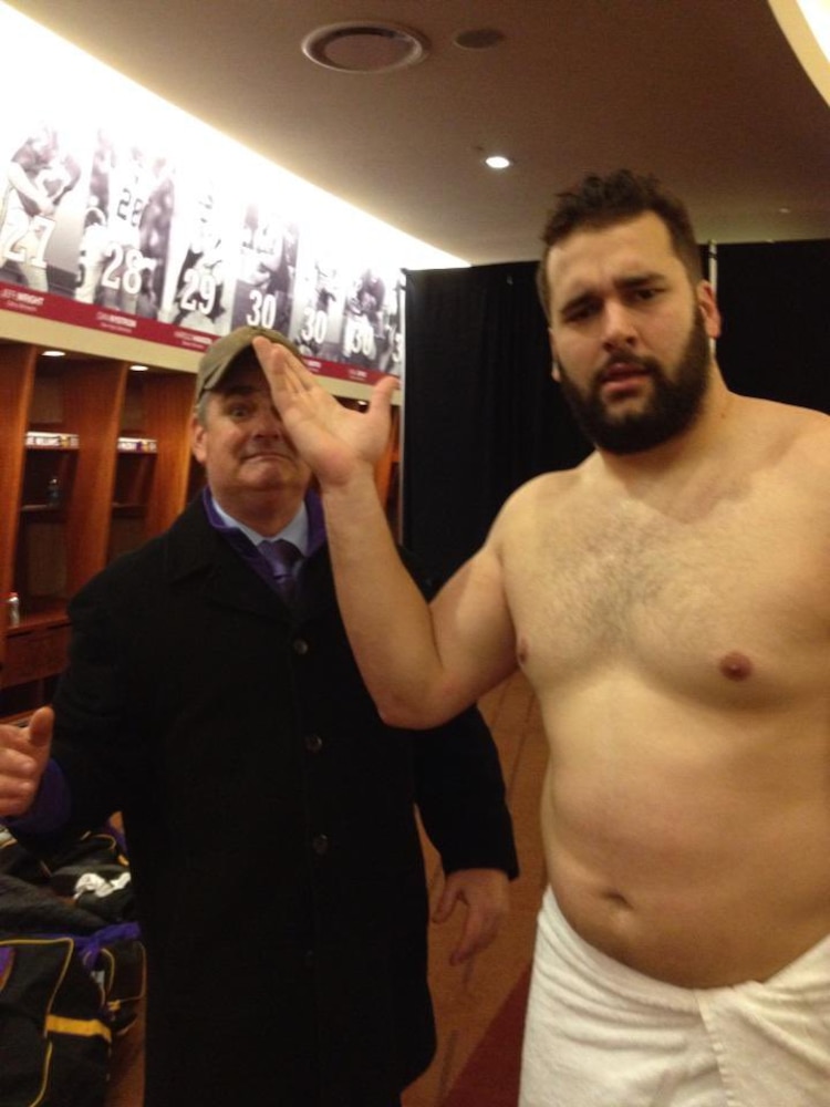 Matt Kalil sin ropa