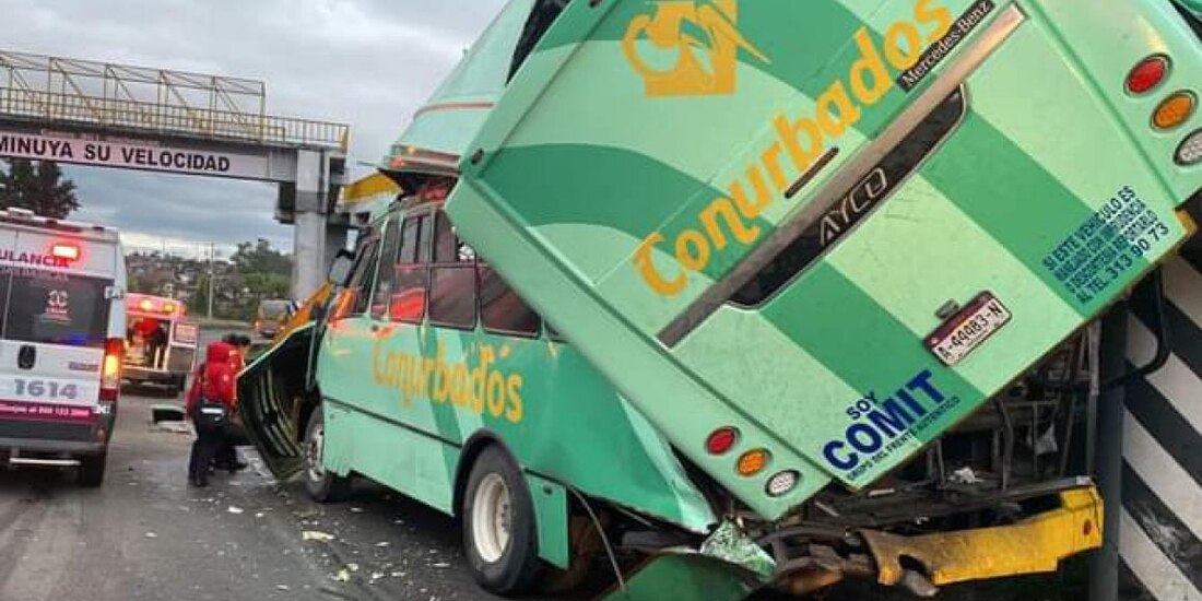 Accidente en Morelia dejó, al menos, 20 heridas.