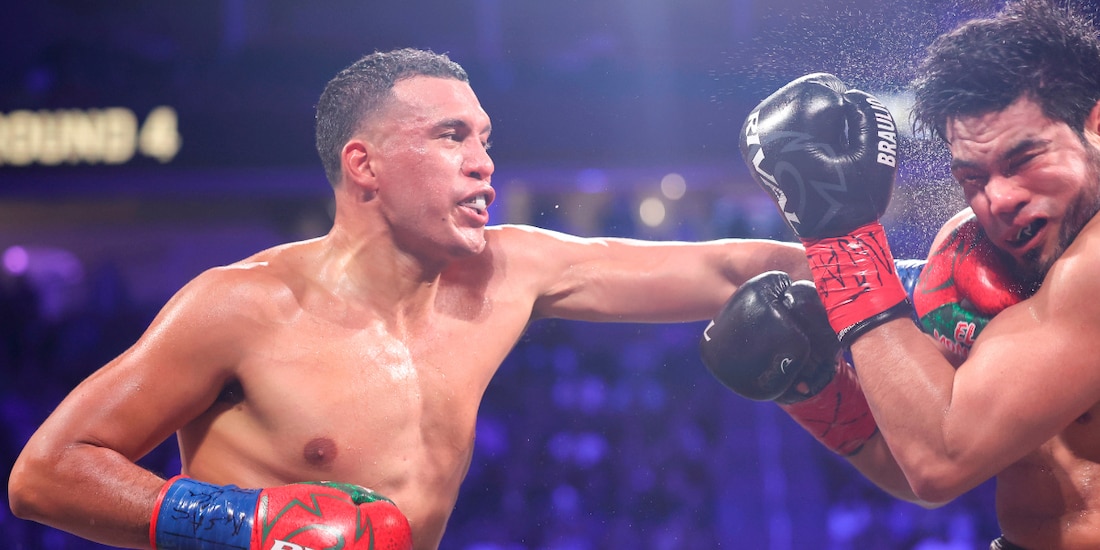 David Benavidez derrotó por nocaut al 'Zurdo' Ramírez.