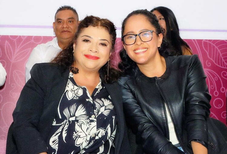 Clara Brugada junto a la alcaldesa electa de Tlalpan, Gabriela Osorio Hernández.