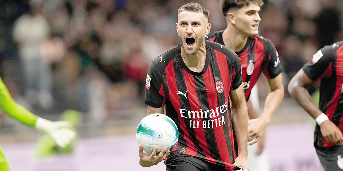 Gimenez celebra su gol con el Milan, ayer, en el duelo de la Copa de Italia.
