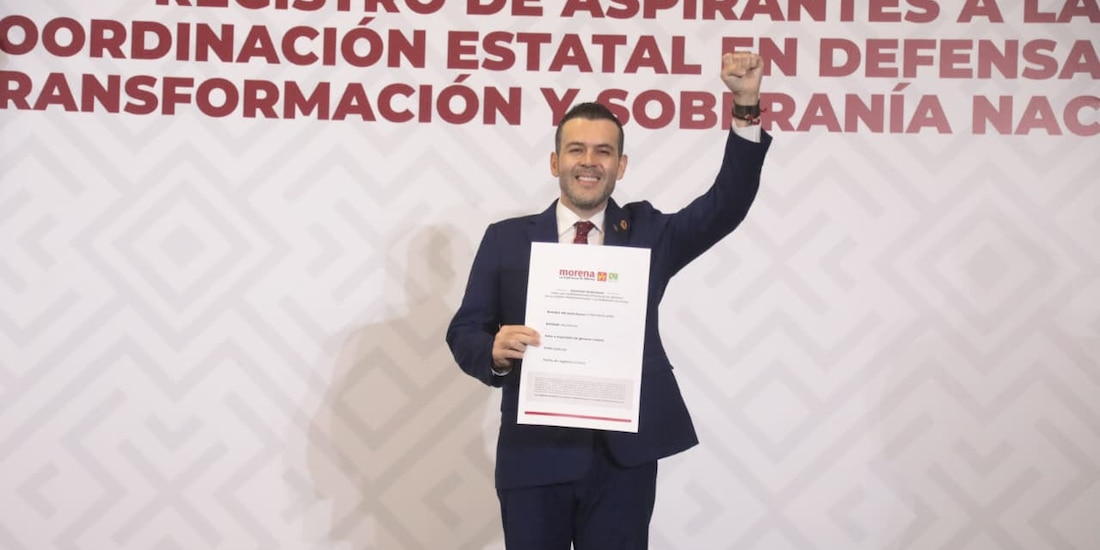 Ulises Mejía Haro formalizó este sábado su registro para el proceso interno de Morena.