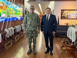 Raymundo Pedro Morales Ángeles y el Gobernador.