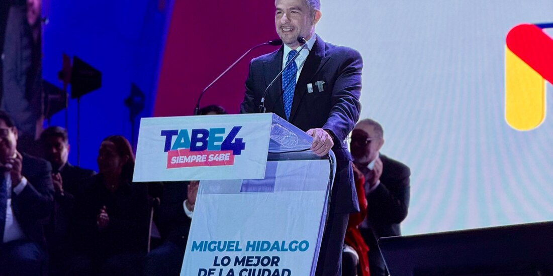 Mauricio Tabe durante su cuarto informe de en la alcaldía Miguel Hidalgo