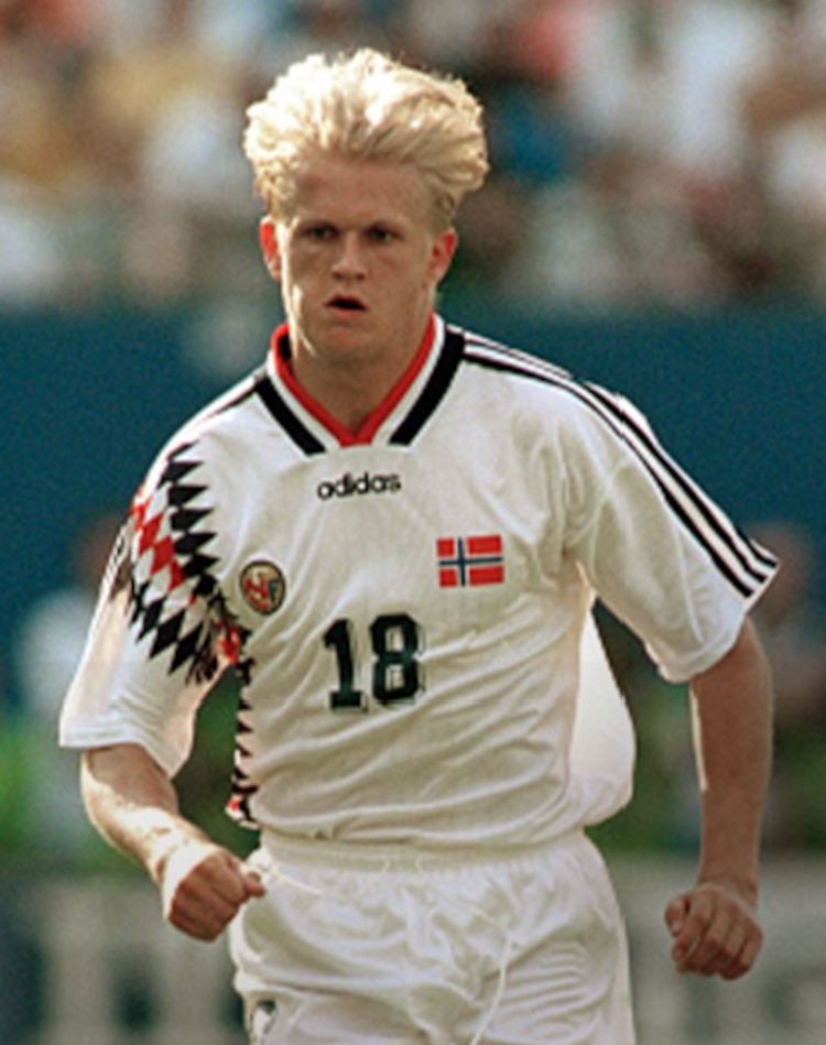 Alf-Inge Haaland jugando para la Selección Noruega