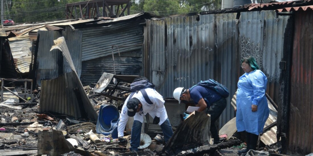 Incendio en asentamiento irregular de Lindavista afectó a 33 viviendas.