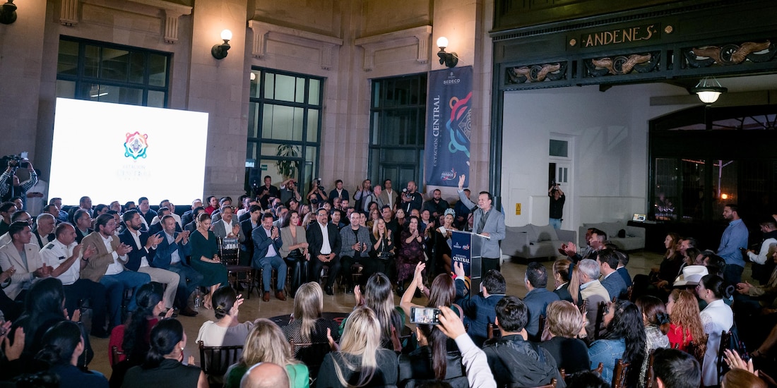 El Gobernador de Durango en un evento público.