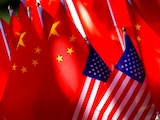 En una fotografía ilustrativa, las banderas de China y Estados Unidos.