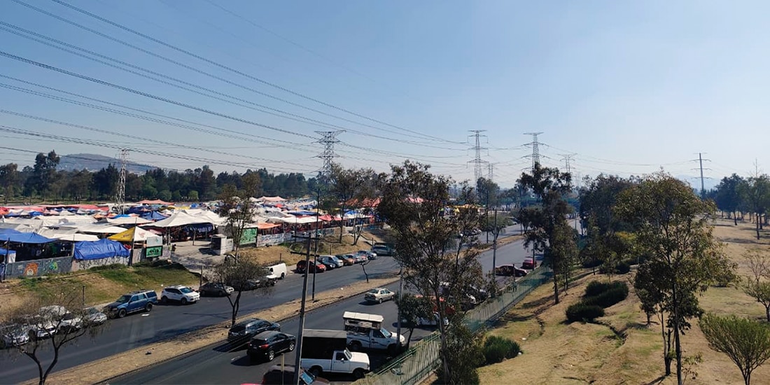 LA CONTAMINACIÓN en la zona de Iztapalapa impedía observar la Sierra de Santa Catarina, ayer
