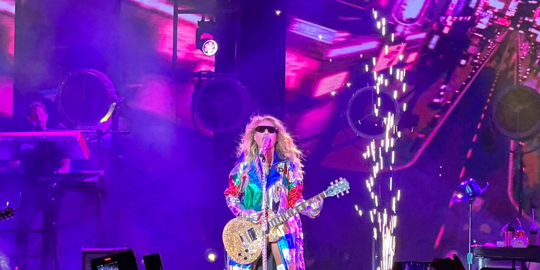 Paulina Rubio dedica concierto a la memoria de su madre: 'la recuerdo mucho'