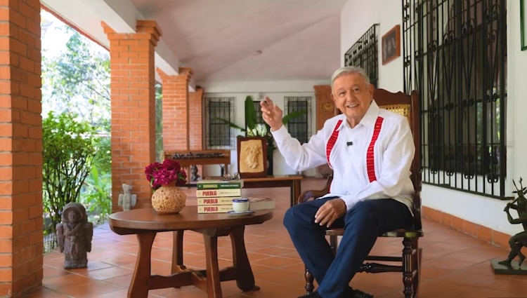 Con el libro Pueblo, Andrés Manuel López Obrador cierra la fundamentación teórica de la Cuarta Transformación y el Humanismo Mexicano en México.