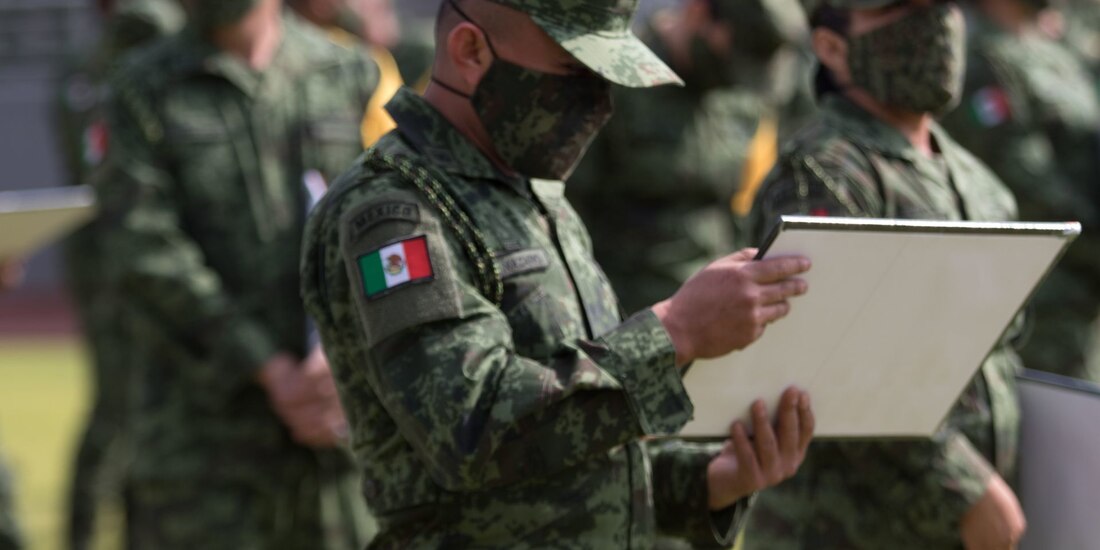 Médicos militares condecorados por atender Covid-19, en imagen de archivo.