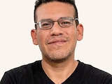 EL ESCRITOR peruano en foto de archivo.