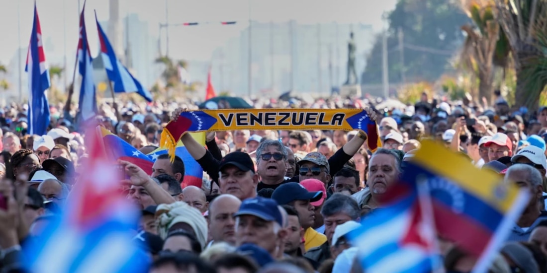 Cuba afirma que murieron 32 cubanos durante bombardeo de Estados Unidos a Venezuela.