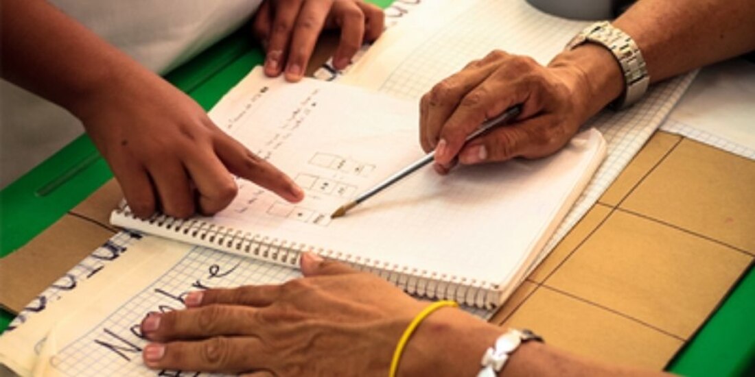 Delfina Gómez reiteró que nadie puede enseñarle a un maestro cómo hacer su trabajo, pues sólo él sabe y conoce sus características y necesidades.