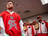 'Canelo' Álvarez luce espectaculares ponchos de Dolce & Gabbana