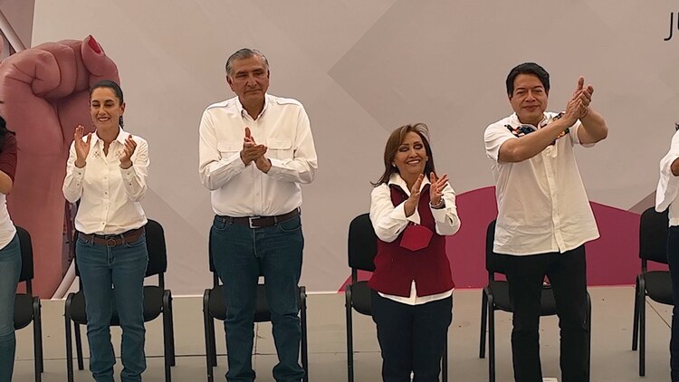 Respaldan líderes nacionales a Lorena Cuéllar