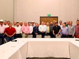 Líderes del sector en la reunión.