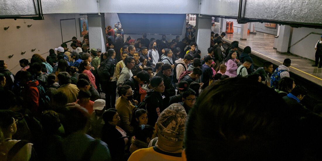 Reportan "falta de servicio" en terminal Cuatro Caminos de la Línea 2.