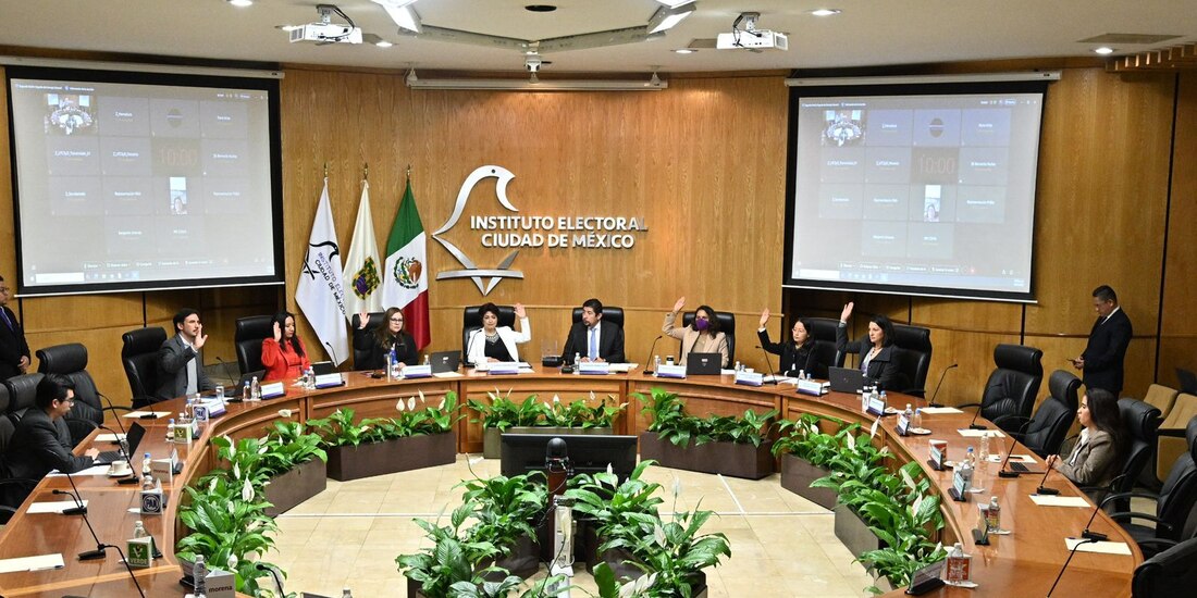 Integrantes del Consejo General del IECM, en una imagen ilustrativa.