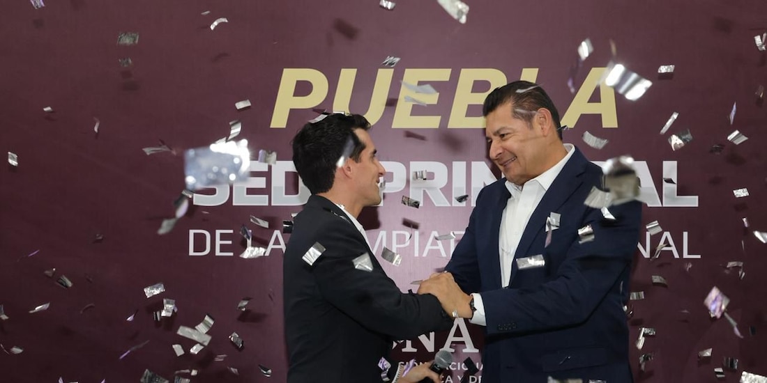 Los funcionarios federal y estatal.