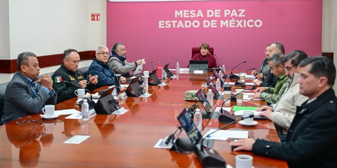 Delfina Gómez Álvarez, gobernadora del Edomex, al encabezar una Mesa de Paz, este viernes.