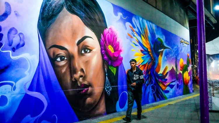 Con letras monumentales, murales y nueva iluminación LED, la Plaza Cuautepec transforma una de las principales entradas a la comunidad.