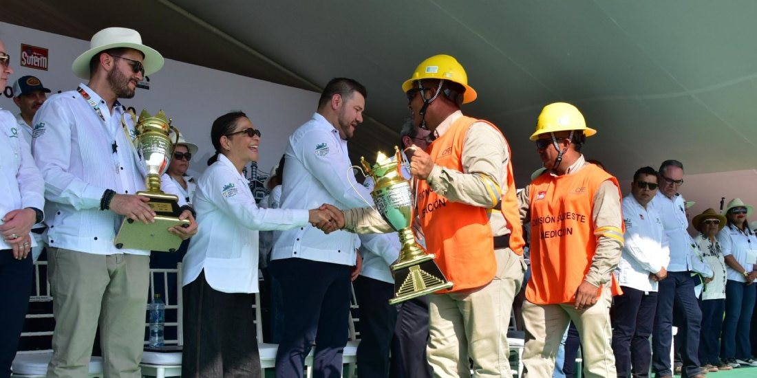 CFE celebra el 11º Torneo Nacional de Campo; impulsa la unidad, seguridad y excelencia.