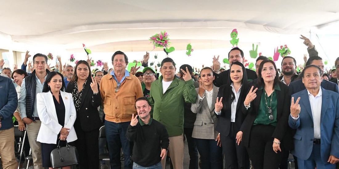 El mandatario estatal arrancó el nuevo paso a desnivel .