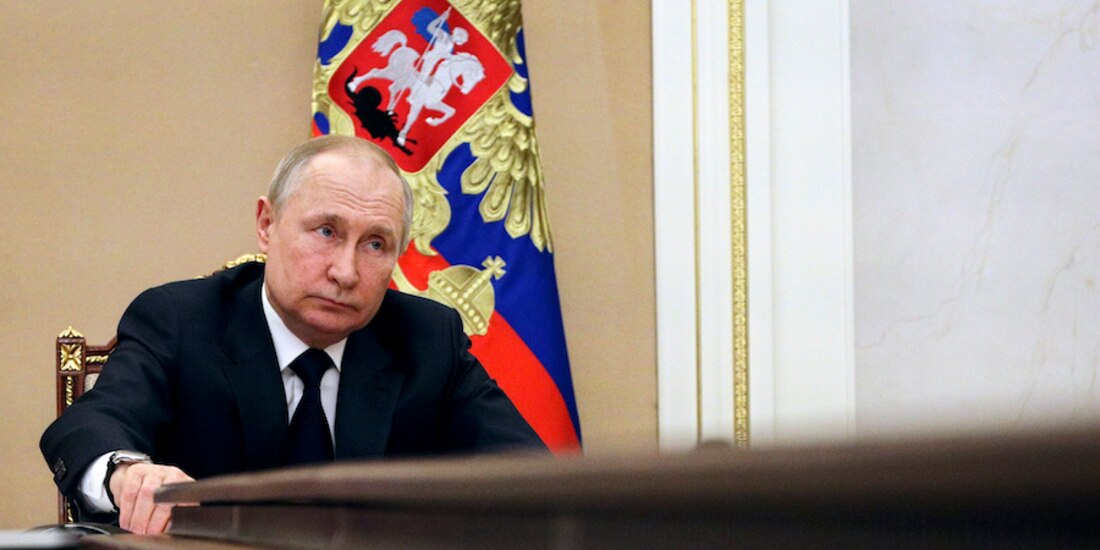 El presidente ruso, durante una reunión con su gabinete, ayer.