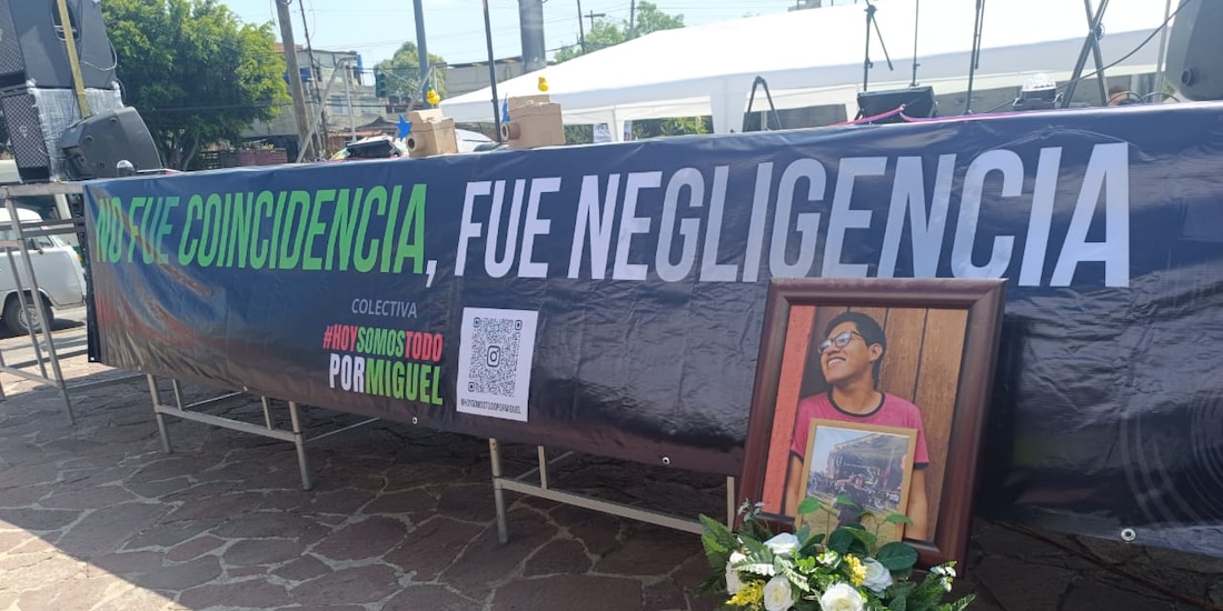 Organizan Anticoncierto frente a Parque Bicentenario para protestar por muerte de Miguel y Berenice, ocurrida el año pasado.