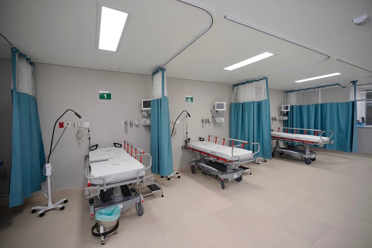 López Obrador durante la supervisión en el Plan IMSS-Bienestar en Juchitán.